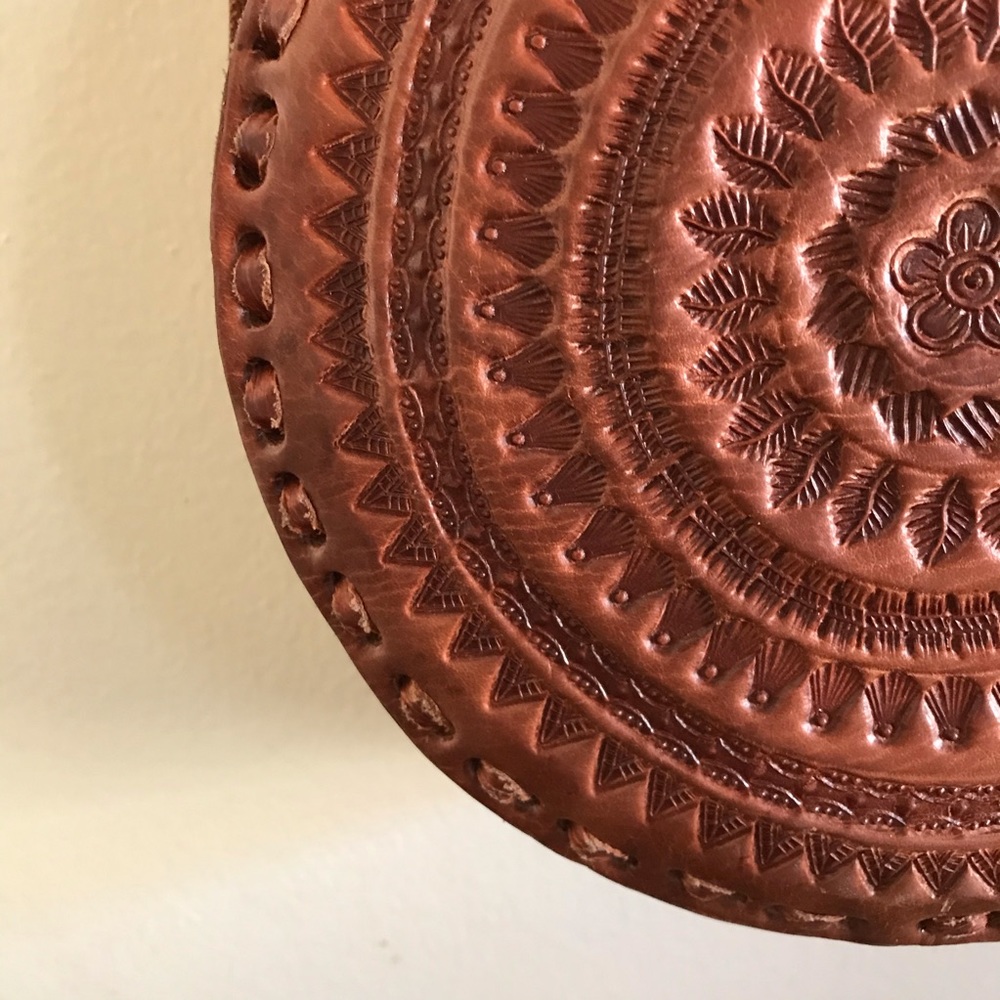 Small Leather Round Chiapas Bag - Picture 5 of 8